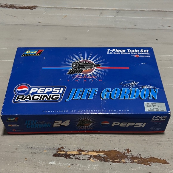 Pepsi Racing Jeff Gordon Train Set NASCAR - Picture 1 of 3